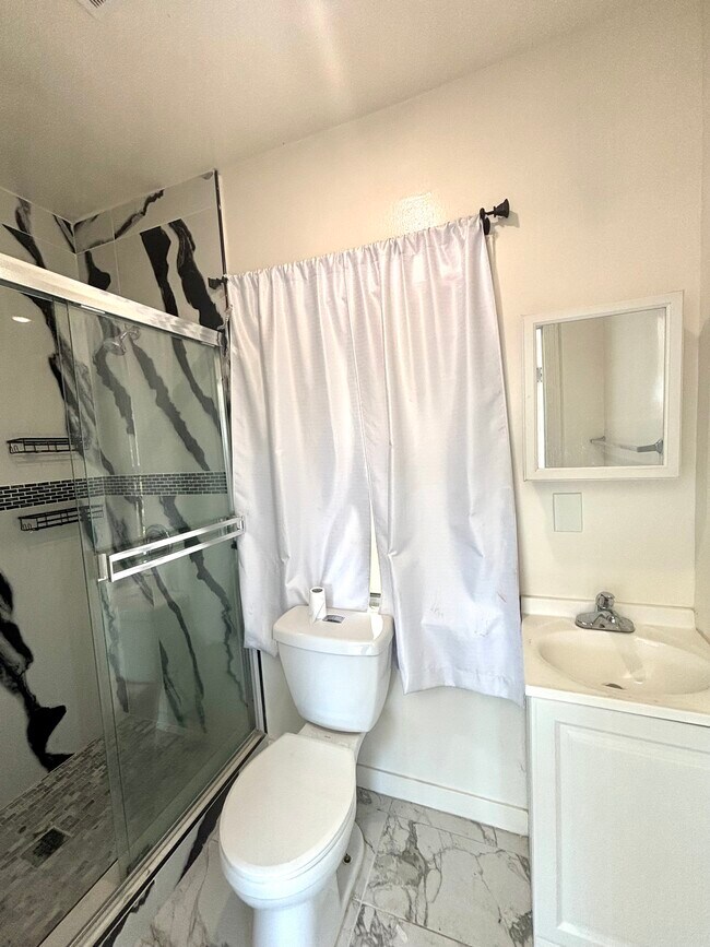 2905 Van Buren Place, Los Angeles, CA 90007 - photo 3