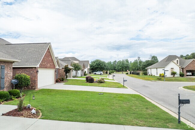 Homes in Shadow Ridge residential golf community allow golf enthusiasts to live on the course.