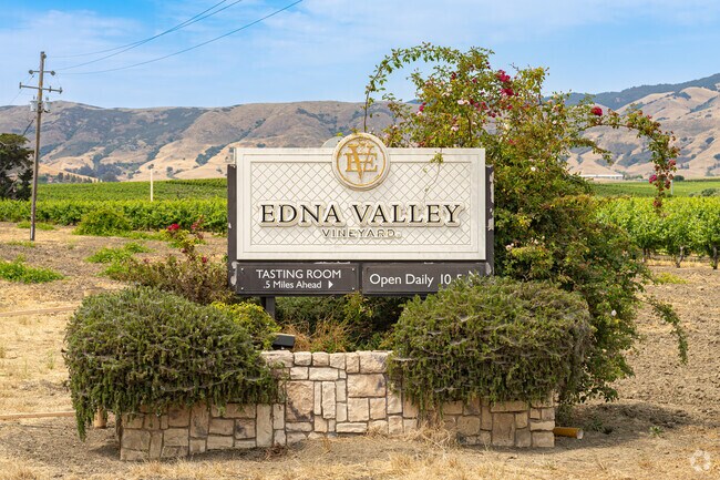 A large sign on Route 227 greets wine enthusiasts from Islay to Edna Valley Vineyard.