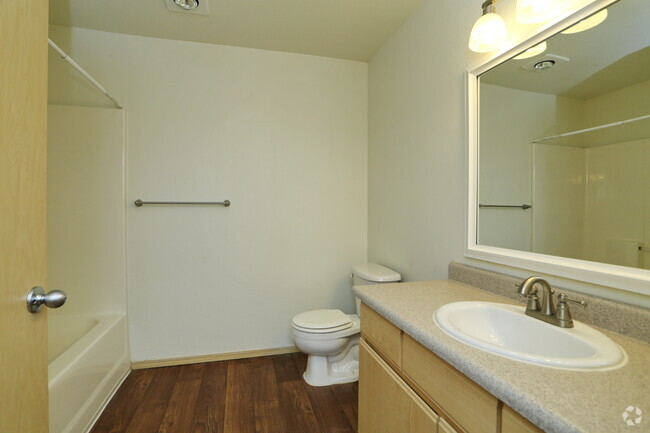 3BR, 2BA - 1,232 SF