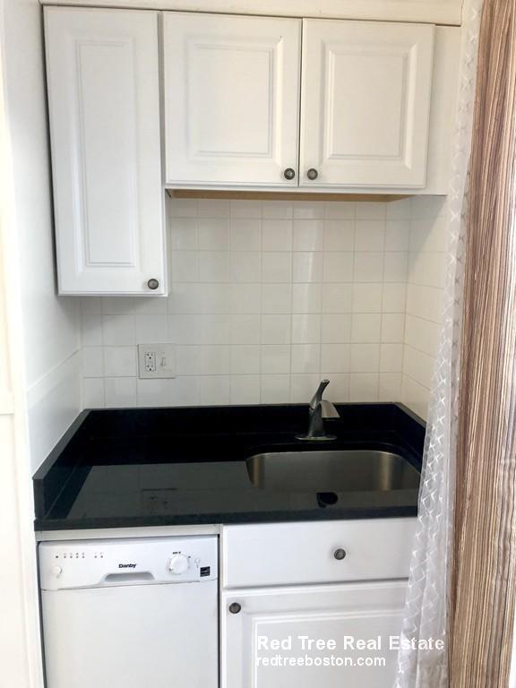 11 Higgins St unit 3, Allston, MA 02134 - photo 3