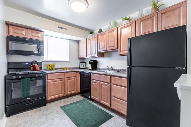 Fallstaff Manor, Baltimore, MD 21209 - photo 2