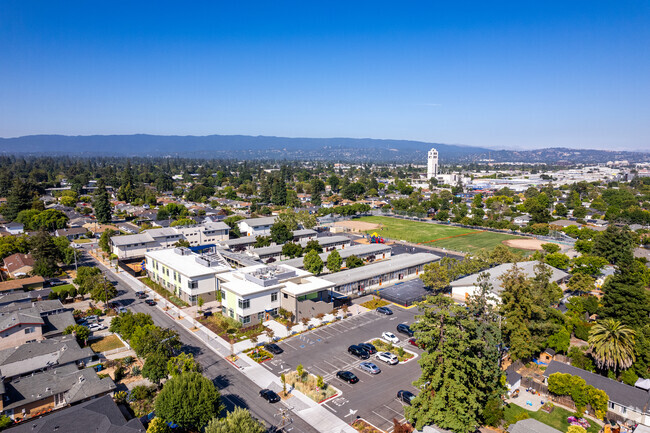 Taft Elementary School is part of the Redwood City School District.