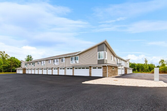 352 Deschane Ave unit 16, Crivitz, WI 54114 - photo 2