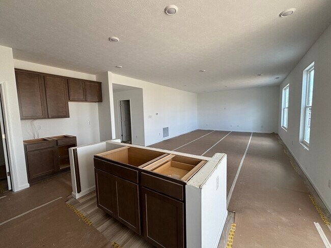 8182 Camellia Ln, Pendleton, IN 46064 - photo 6