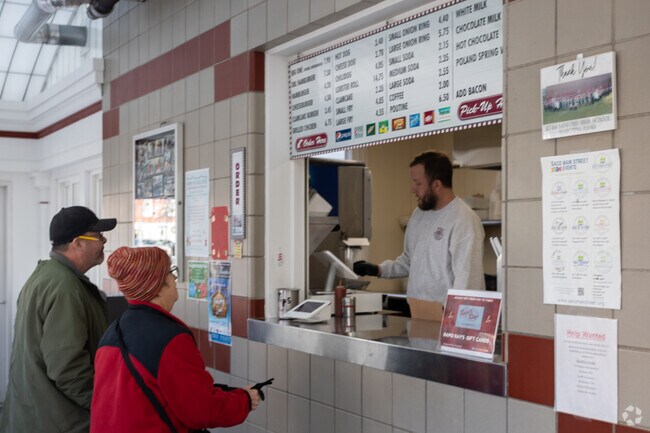 Rapid Ray's, is the go-to spot for fast, flavorful burgers near East Saco.