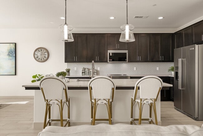 5220 W Delaware Ave unit 36502423, Visalia, CA 93291 - photo 5