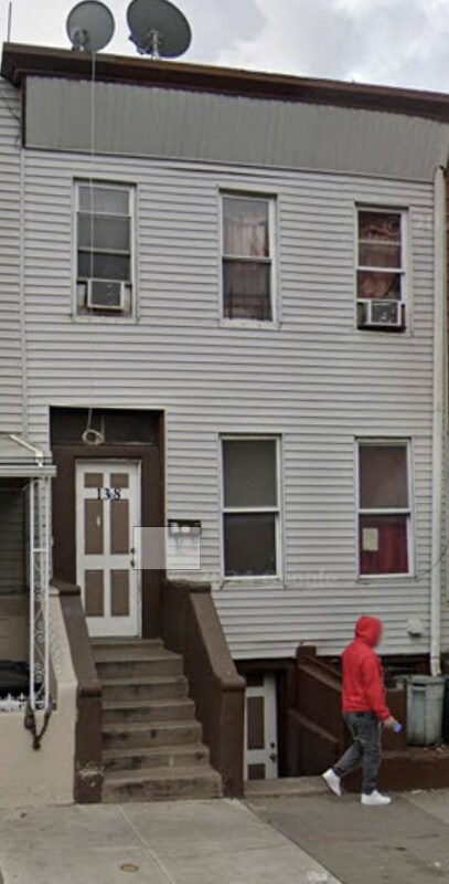 138-139 9th St Unit New, Brooklyn, NY 11215
