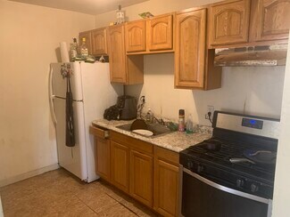 366 Centre St, Boston, MA 02130