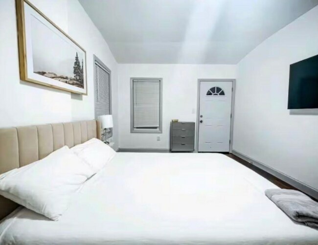 188-25 Keeseville Ave, Saint Albans, NY 11412 - photo 4