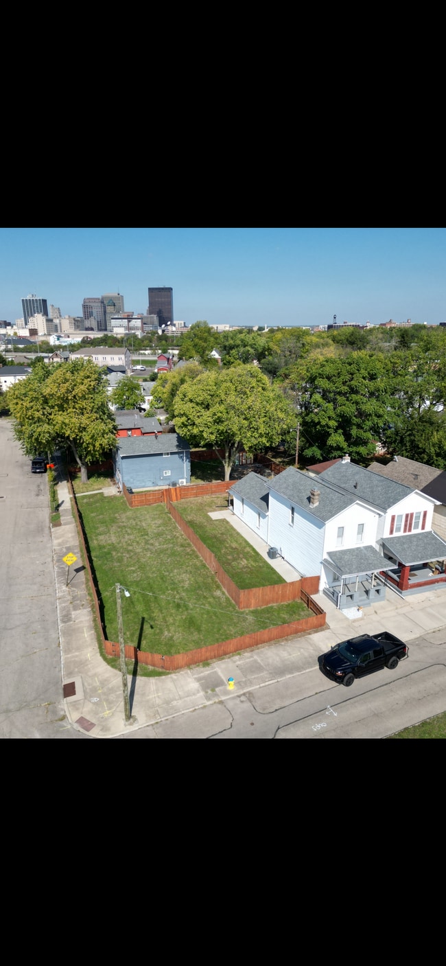 211 Burns Ave, Dayton, OH 45402
