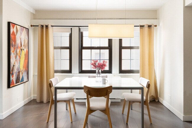 437 E 49th St unit ID1058846P, New York, NY 10017 - photo 2