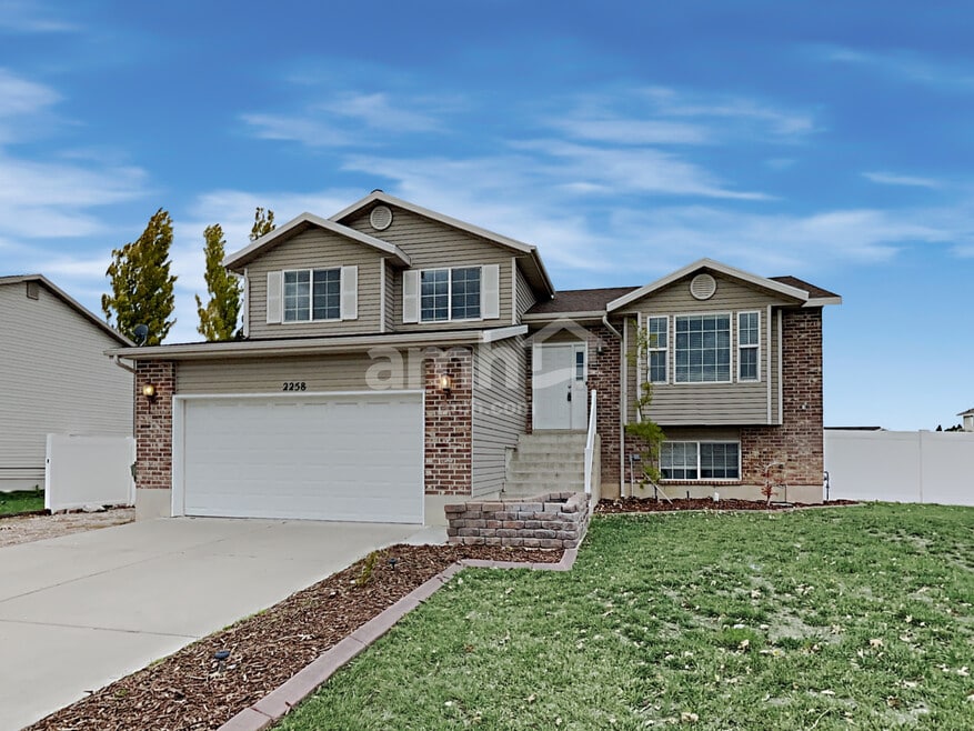 2258 S 2775 W, Syracuse, UT 84075 - photo 1