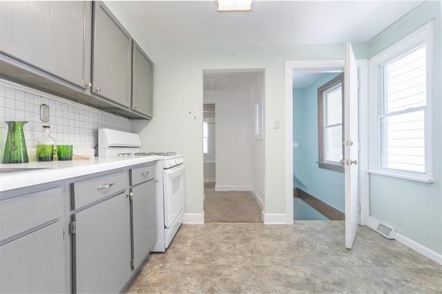 615 Pine St unit 2, Madison, WI 53715 - photo 4