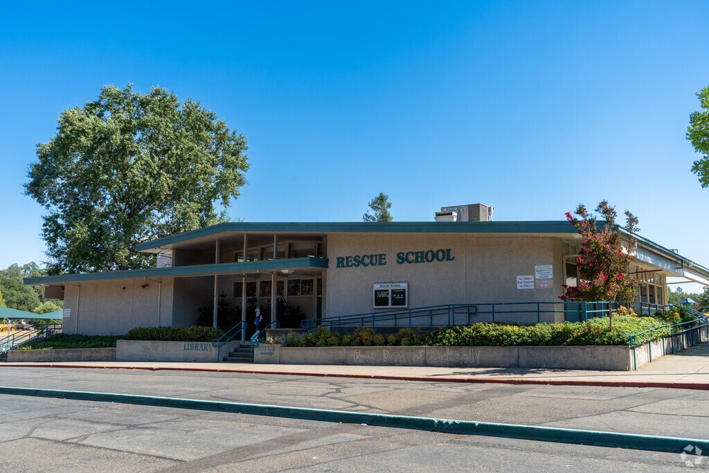 Rescue Elementary School provides education in the neighborhood of 
El Dorado County.