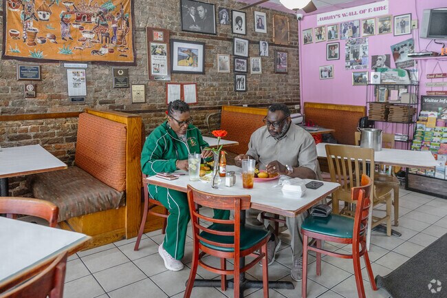 Locals love the delicious southern dishes served at Aunny's Country Kitchen in historic downtown Georgetown.