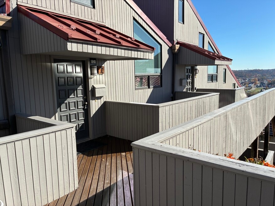 1040 Hatch St, Cincinnati, OH 45202 - photo 1