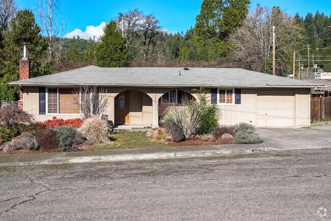 Homes in Oakridge include Rambler-style houses.