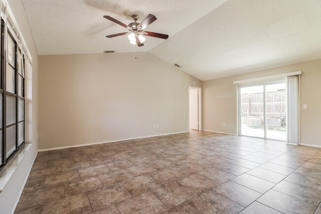 9310 Tamworth Ln, Port Richey, FL 34668 - photo 5