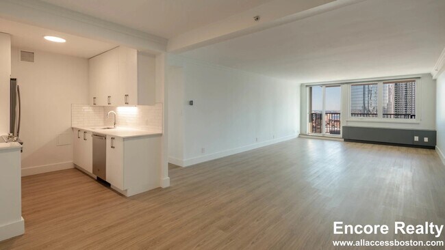 72 Staniford St unit 621, Boston, MA 02114 - photo 2