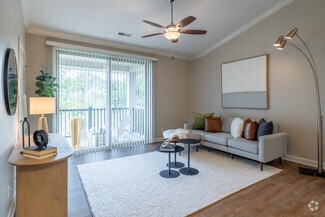 721-725 Moore Rd, Akron, OH 44319