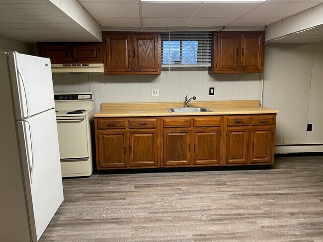 34130 Utica Rd unit .3, Fraser, MI 48026 - photo 5