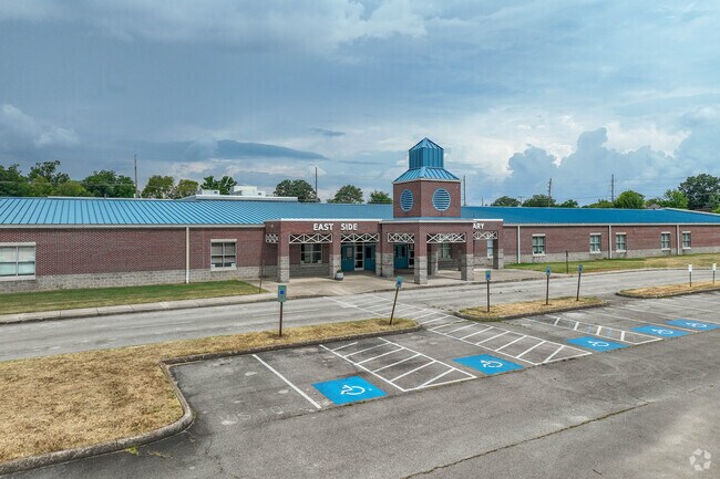 East Side Elementary is for Pre-K and elementary students in Ridgedale-Oak Grove.