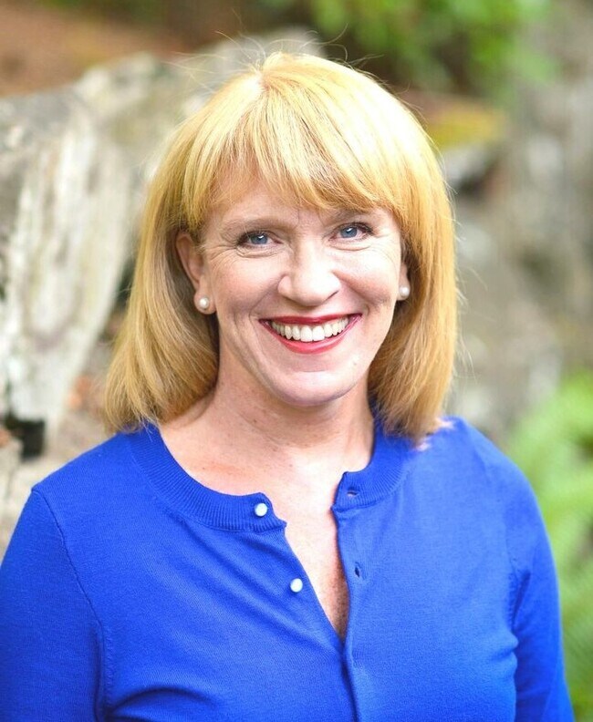 Laura Kinzel
