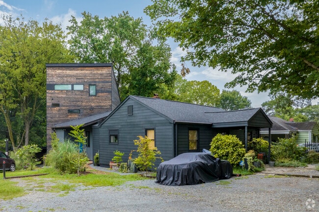 Diverse architecture and unique homes can be seen around the Lockwood neighborhood.