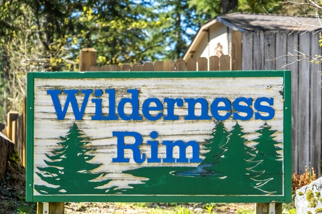 Bring your family to Wilderness Rim and enjoy the peace and quiet in this neighborhood.