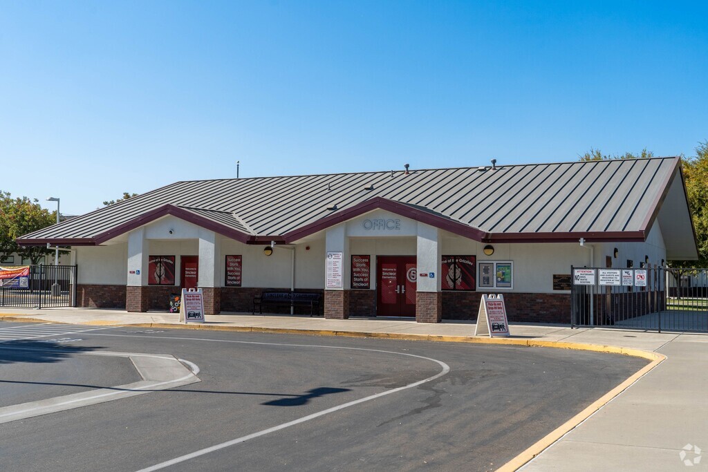 Sinclear Elementary School serves students in the Ceres community.
