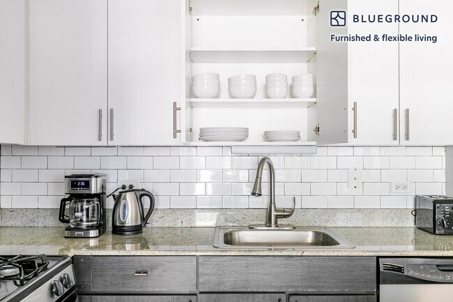 180 N Jefferson St unit FL15-ID1333, Chicago, IL 60661 - photo 7