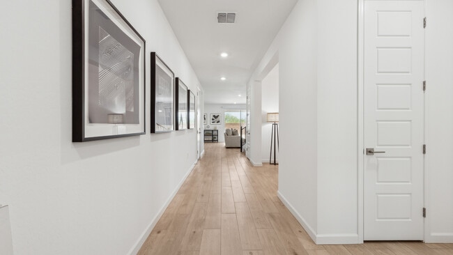 10034 S 23rd Ln, Phoenix, AZ 85041 - photo 2