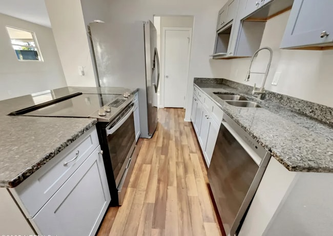 7748 Knoll Dr N, Jacksonville, FL 32221 - photo 2