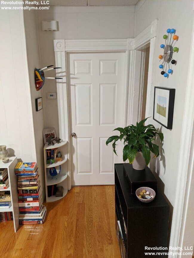 27 Pinckney St, Somerville, MA 02145