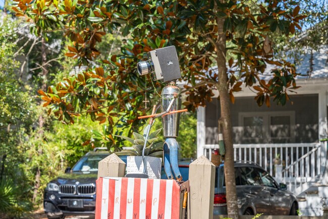 Many homes in Seacrest add flair and a special touch to their homes.