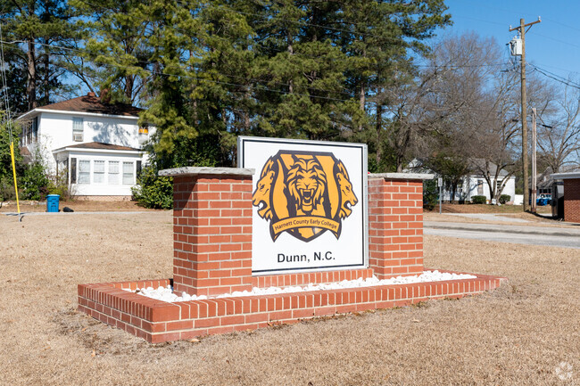 Harnett County Early College is an above average, public school located in Dunn, NC.