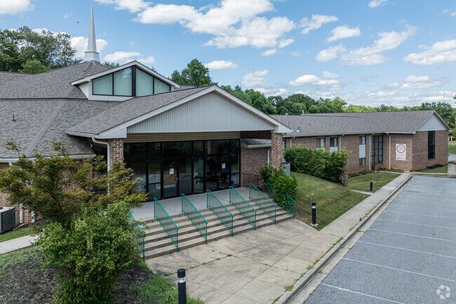 Baltimore White Marsh Adventist School promotes community service.