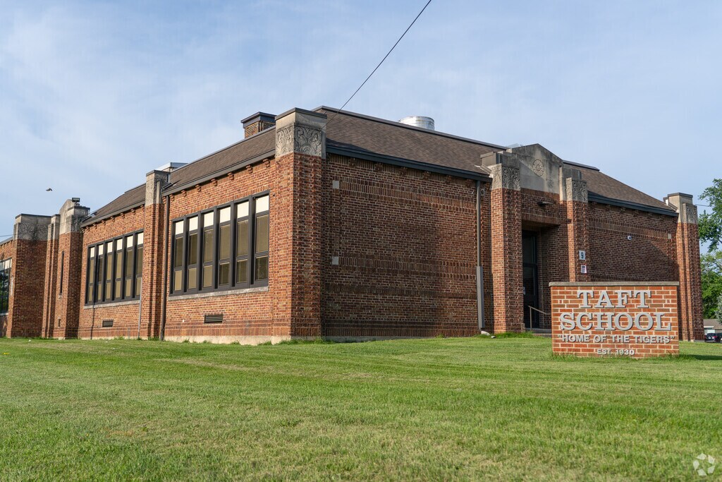 Taft Elementary School building in Joliet.
