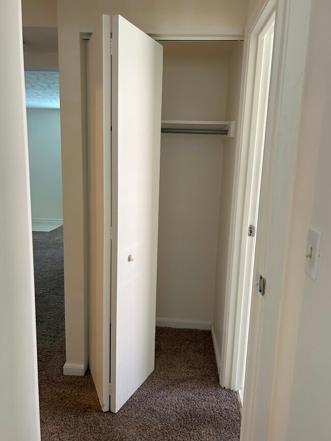 2503 Hermitage Way unit 1, Louisville, KY 40242 - photo 2