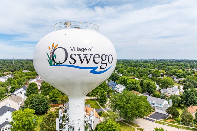 Northwest Oswego is a quiet suburban community within commuter distance from Downtown Chicago.