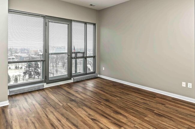 Midtown Crossing Apartments, Omaha, NE 68131 - photo 3