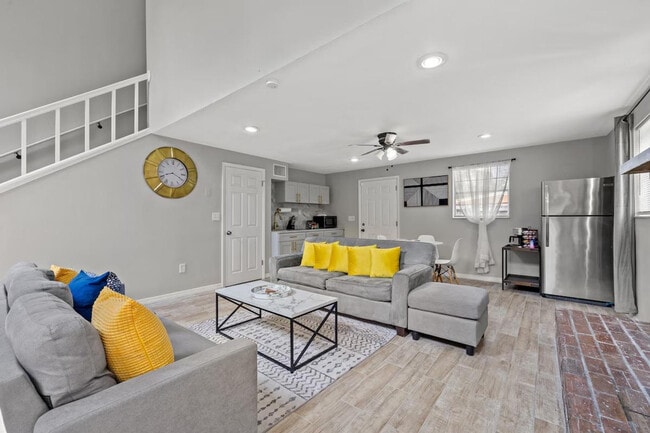 4314 E Henry Ave unit ID1244350P, Tampa, FL 33610 - photo 4