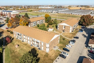 807 14th Ave NW, Altoona, IA 50009