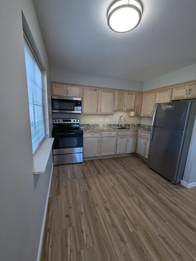 308 Mchenry St Unit 101, Burlington, WI 53105