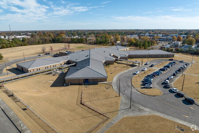 Winridge Elementary School serves students in grades PK, K-5 in Memphis.