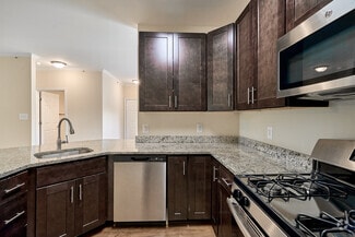 916 Beacon Square Ct, Gaithersburg, MD 20878