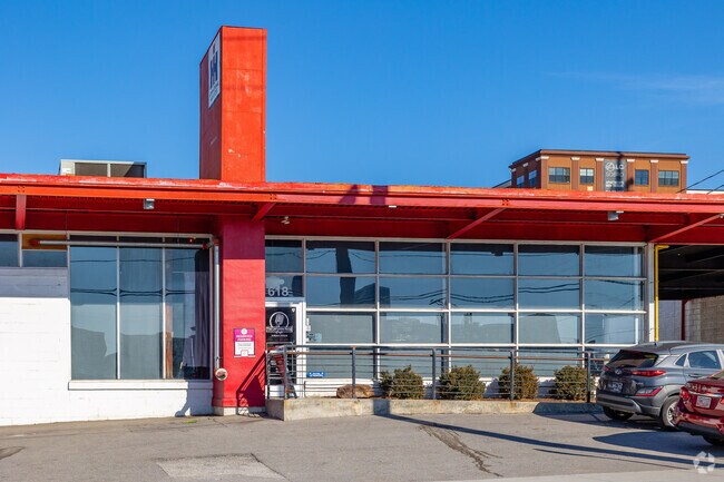 The Listening Room Cafe hosts Songwriters Nights for local performers.