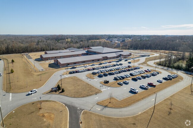 There is plenty of parking at Reidville Elementary School.