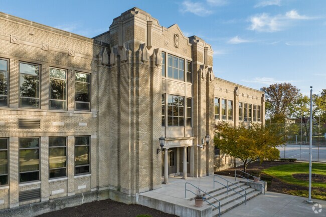 John S Irwin Elementary School is a public school in Fort Wayne.